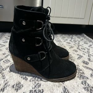 Diba Black Suede Wedge Booties 7.5